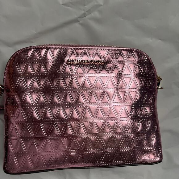 New Michael Kors metallic dome crossbody leather soft pink embossed $188 bag - Picture 3 of 9